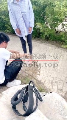 【尤黎】户外-路人小姐姐突然加入【续集】 JS23043003