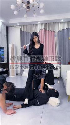 【麋鹿银儿】素人模特S-暴力虐三奴-骑马踩踏/鞭打/白袜捂脸/提档 bf37977