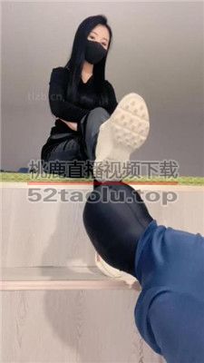 【曼伊】模特S-居高临下视角-清理小白鞋/圣水泡棉袜 bf38825