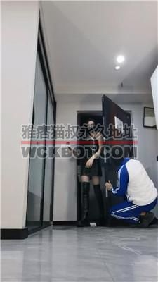 【皮皮】教训不合格的狗-黑丝美腿玩虐 bf40909