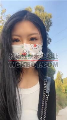 【素人挖掘机】路边开发爬山女神S-耳光/踩踏/舔脏鞋底/闻棉袜 bf41092