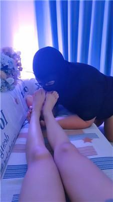 【喵酱紫】沉浸式裸足恋足舔 JS240712-3