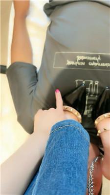 【佳佳】铆钉高跟踩虐地毯奴/坐脸窒息【完整版】 JS240825-1