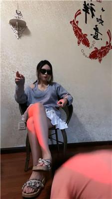 【鬼鬼】数据线鞭打跪舔黑丝jio bf44707