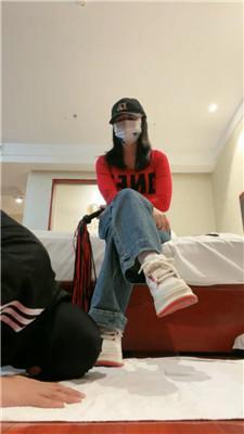 【漫音】逛街后脏鞋原味白袜气味辱 bf46429