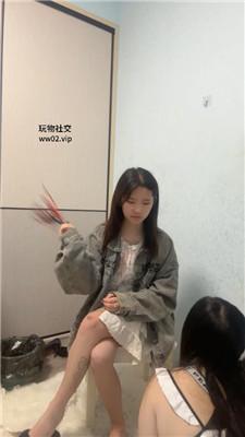 【小凤梨】母畜-伺候好赏赐喝圣水 JS241118-11