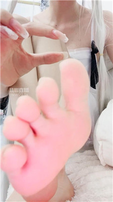 【女神mio】穹妹爆吸香水裸足    251015-17