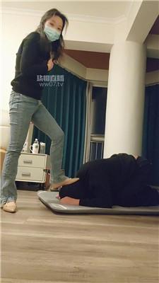 【辉夜】铆钉鞋插嘴-肉丝脚踩踏 JS251123-31