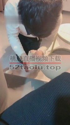 【芊白大大】拿棍子威胁弟弟舔脚 bf5297