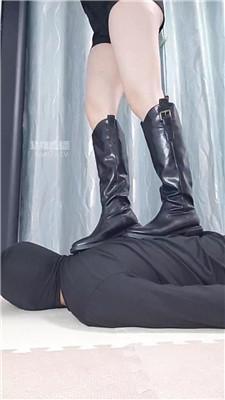 【灵竹】长靴全体重踩-白袜气味辱 JS251008-48